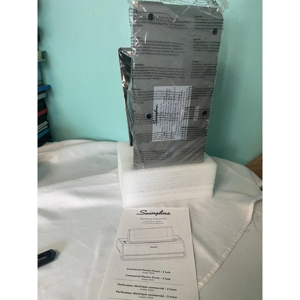 Swingline Electric Hole Puncher 3 Hole, 28 Sheet Capacity Three Hole Punch 74535